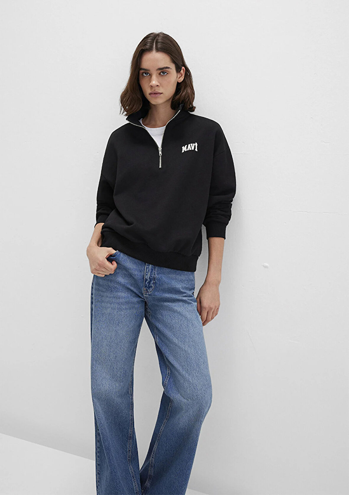 Mavi Logo Baskılı Yarı Fermuarlı Siyah Sweatshirt 1S10179-900
