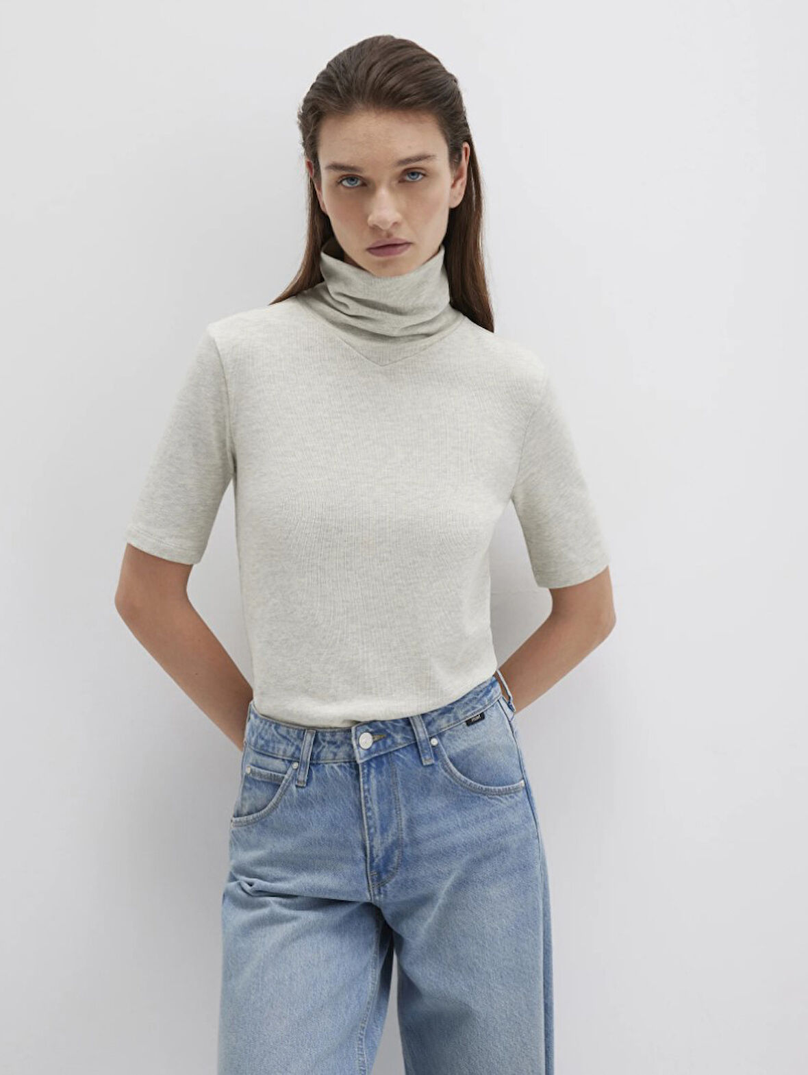 Mavi M1613613-82127 Kısa Kollu Kazak Balıkçı Yaka T-Shirt Kadın Tişört