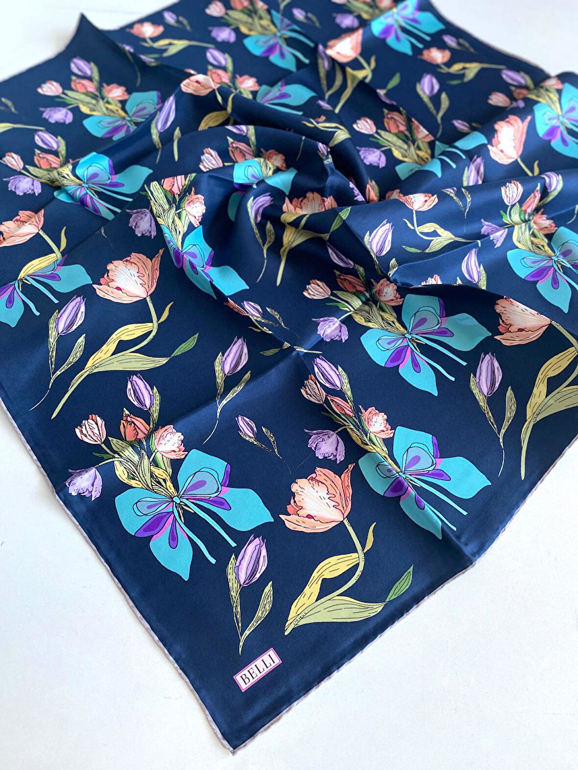 Belli Tivil Saf  İpek Eşarp 4037-33 Lacivert Karışık Desen 