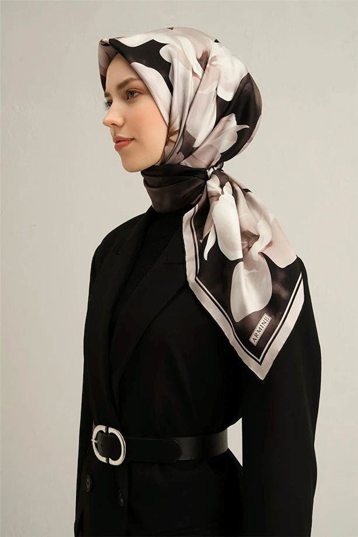 Armine Siyah Çiçek Desen Saf İpek Sura Dokuma Eşarp-E25YA9305D01-85-KVS0662