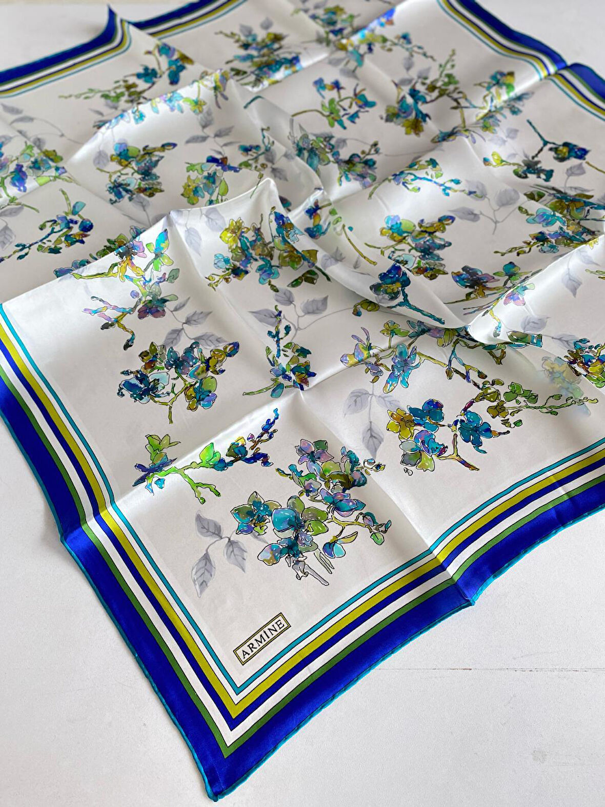 Armine Tivil İpek Eşarp 9316-02 Beyaz Karışık Desen 