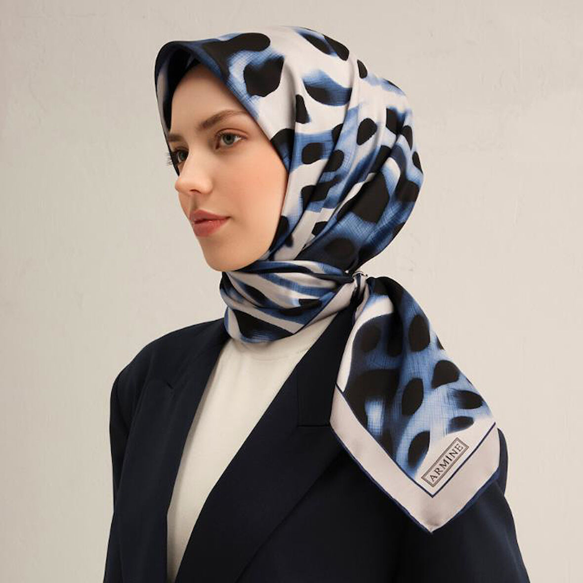 Armine E25YA9320D02 33 Dj Saf İpek Eşarp 9320D (T)