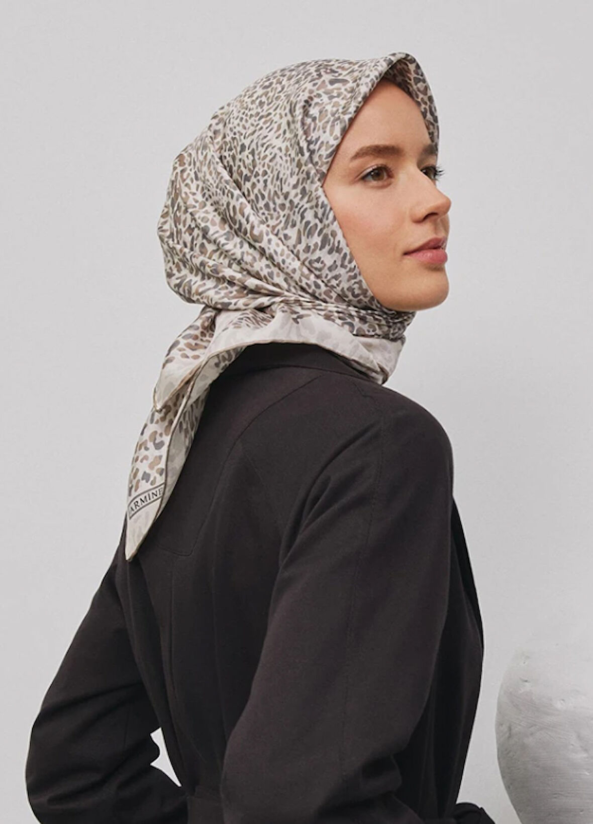 Armine Tivil İpek Eşarp 9352-05 Gri Karışık Desen 