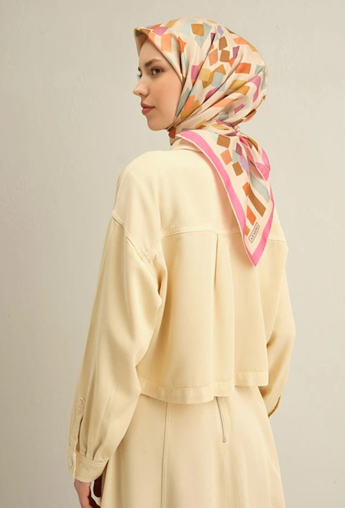 Armine Tivil İpek Eşarp 9341-33 Krem Karışık Desen 