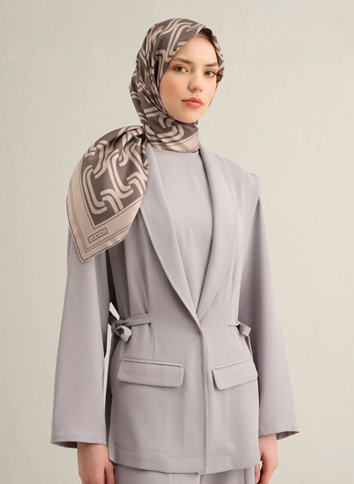 Armine Tivil İpek Eşarp 9343-02 Gri Karışık Desen 