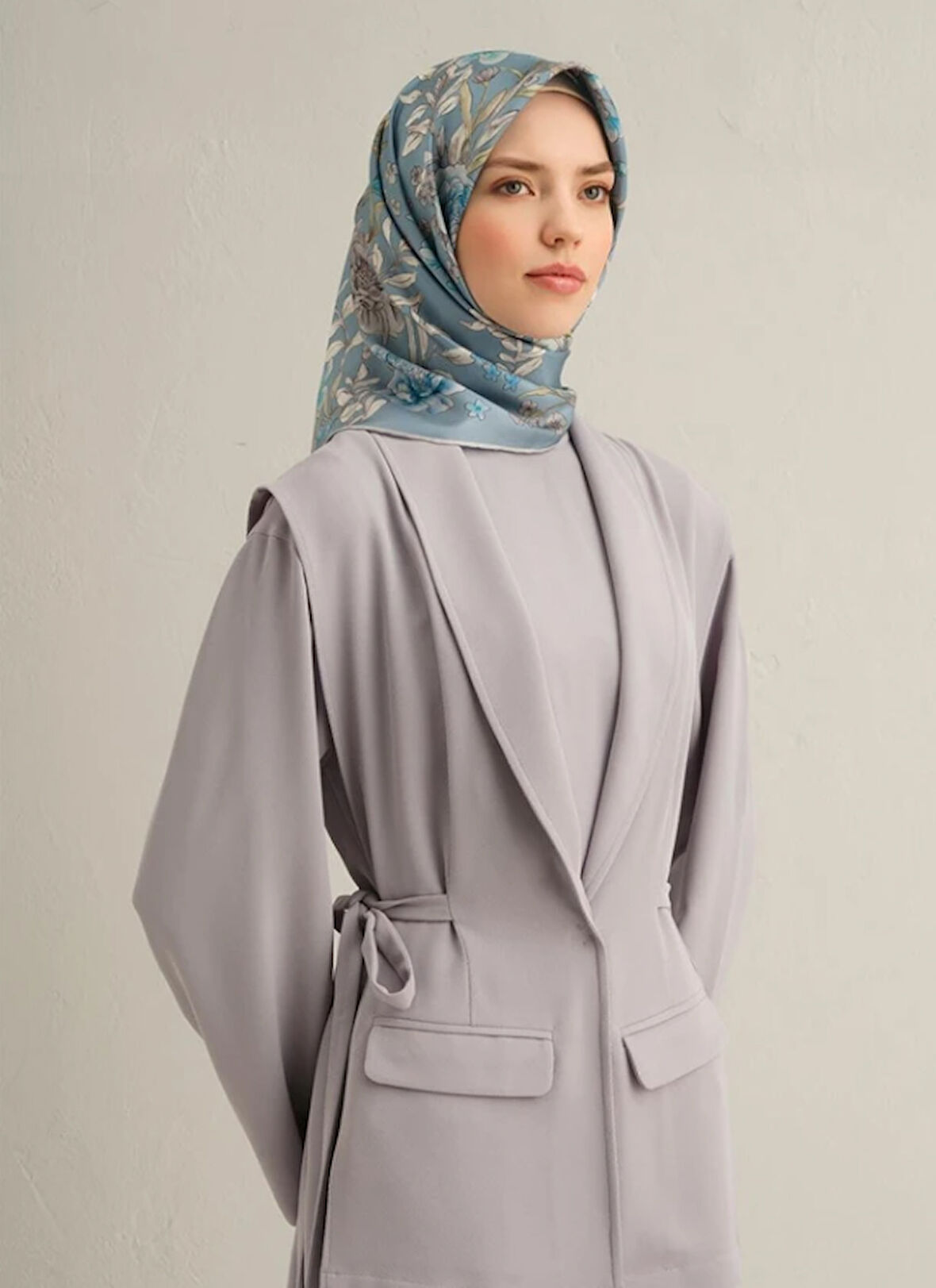 Armine Tivil İpek Eşarp 9347-05 Mavi Karışık Desen 