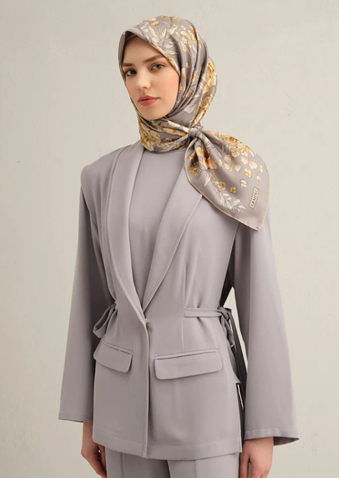 Armine Tivil İpek Eşarp 9347-52 Gri Karışık Desen 