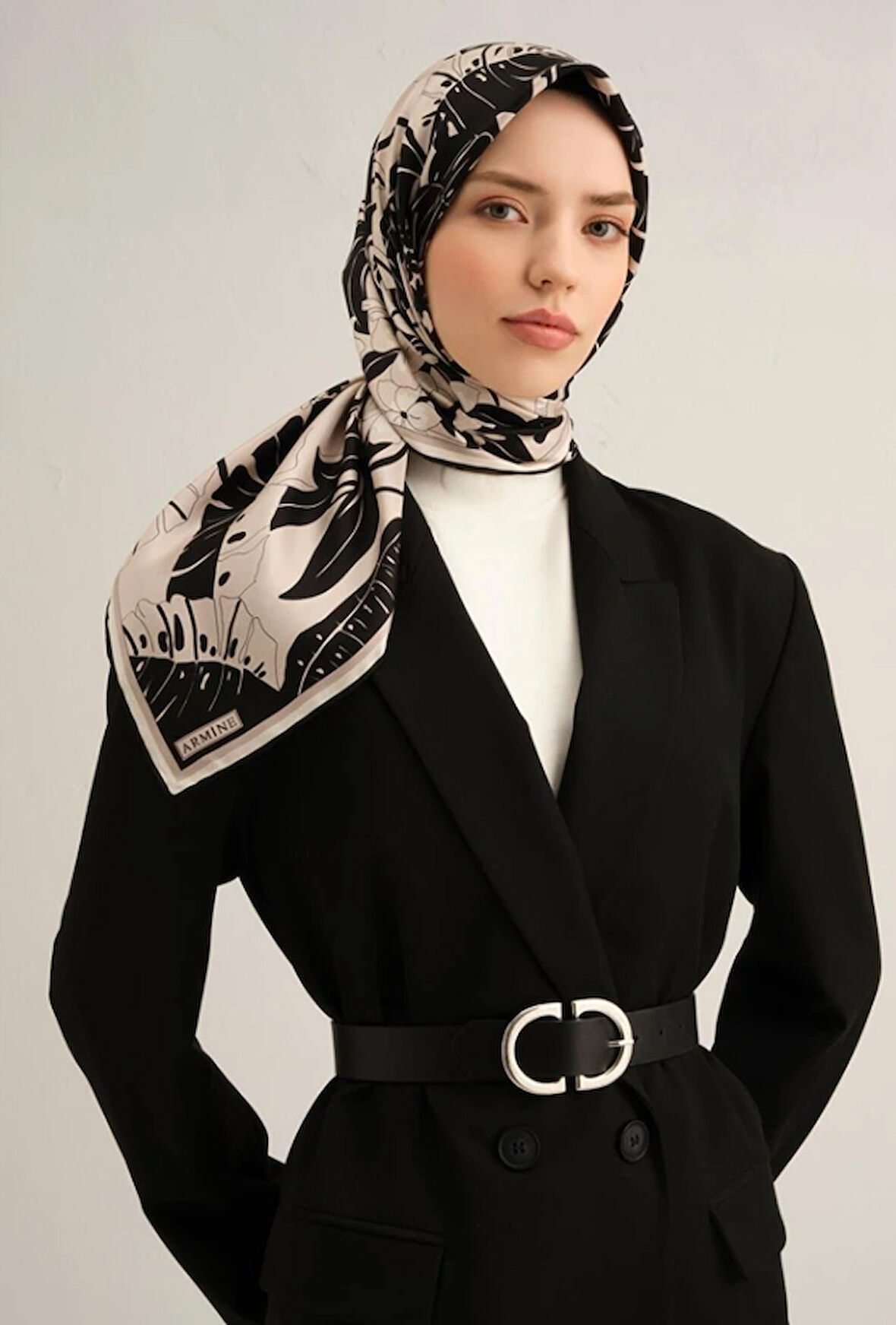 Armine Sura İpek Eşarp 9353-04 Siyah Karışık Desen 