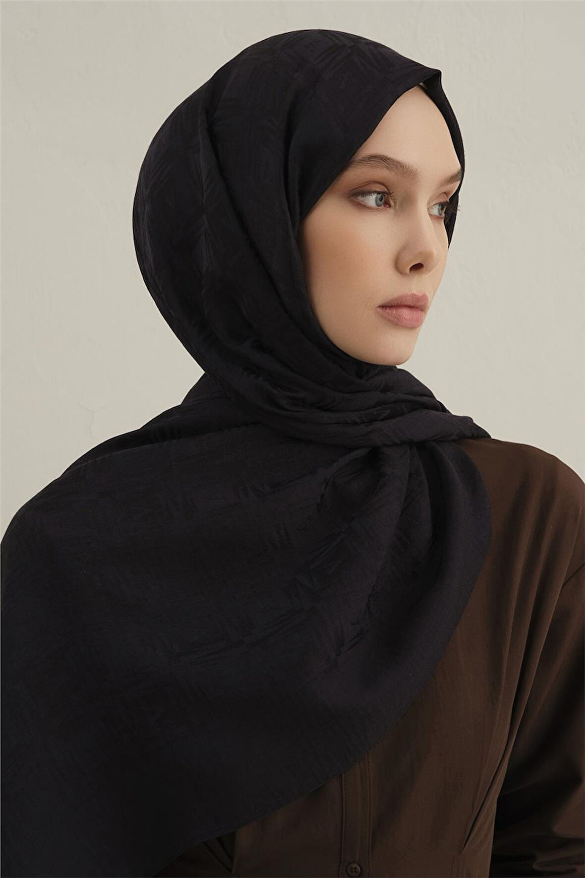 Lyocell Naia Kare Monogram Şal 6