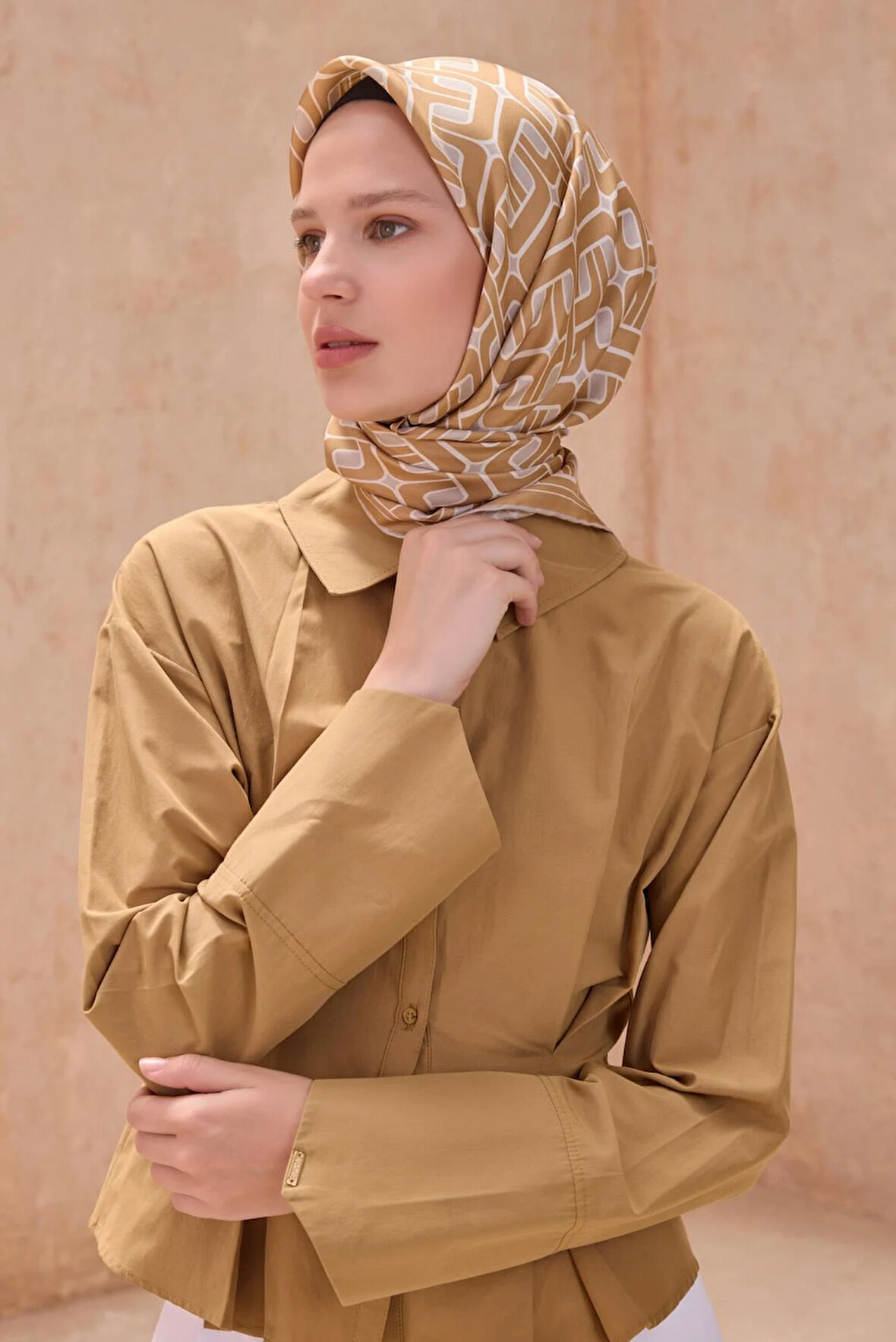 Belli Tivil Saf İpek Eşarp 4118-05 Hardal Sarı Karışık Desen