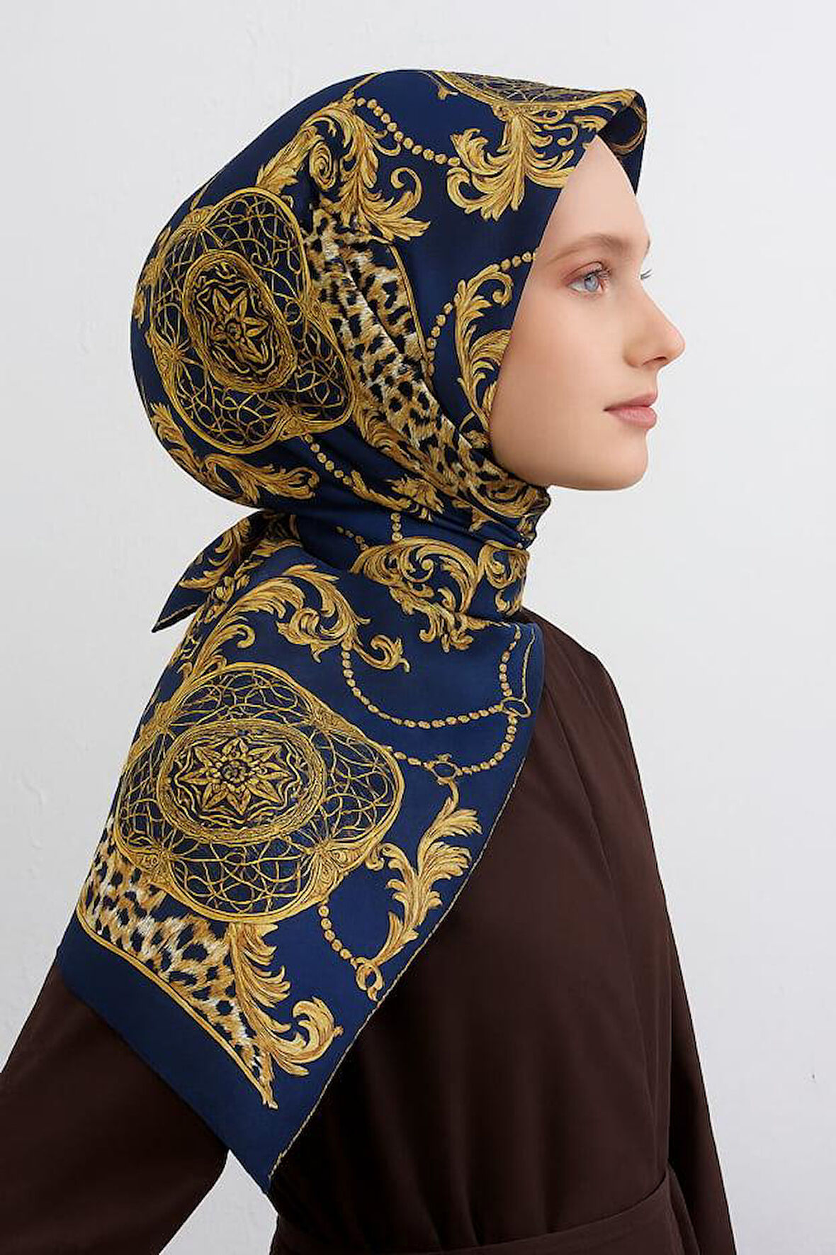 Armine Sura Saf İpek Eşarp 9411 - 36 Lacivert Leopar Desen