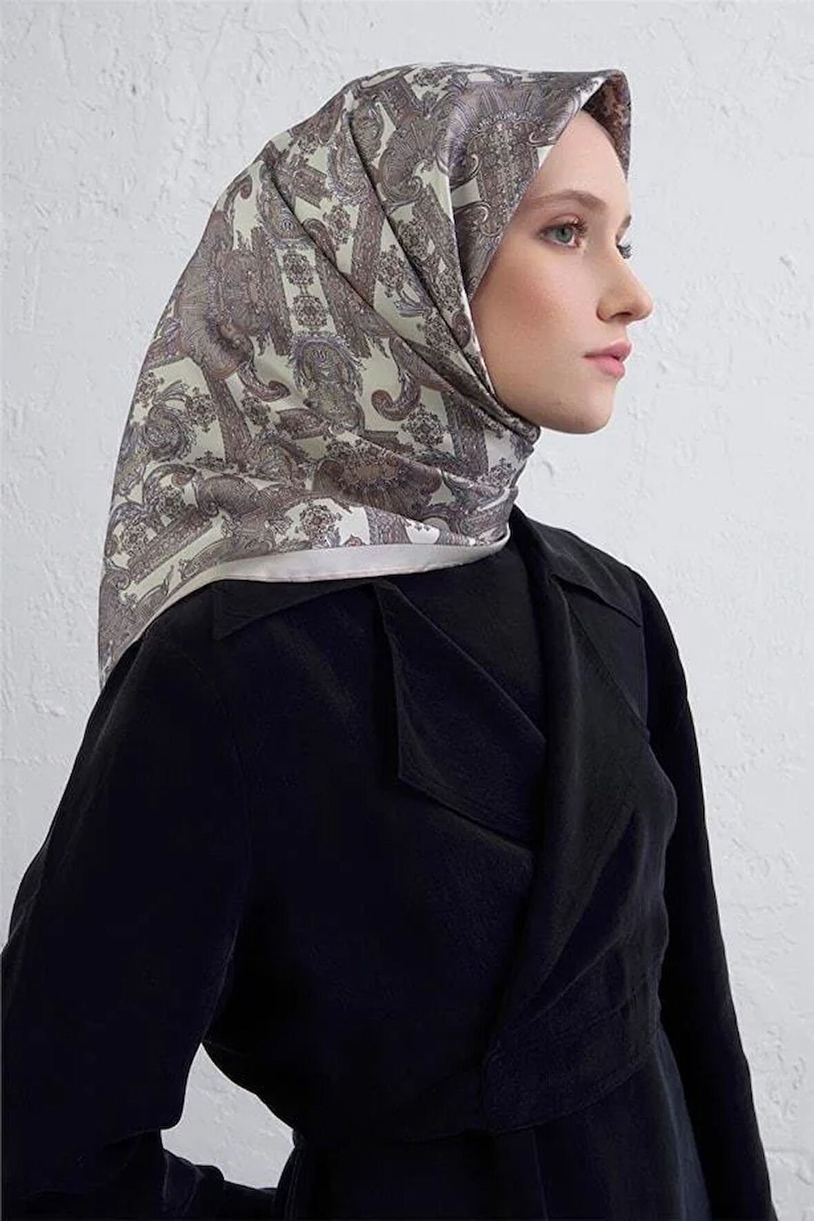 Armine Sura Saf İpek Eşarp 9416 - 83 Krem Karışık Desen