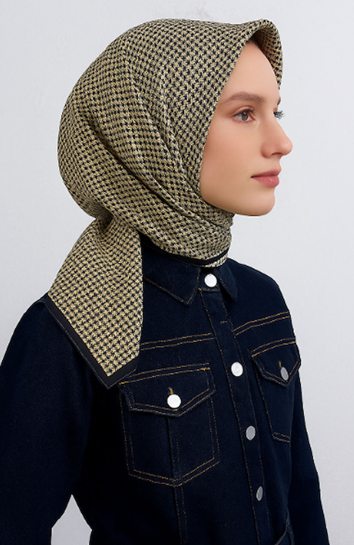 Armine Sura Saf İpek Eşarp 9417 - 31 Sarı Krem Geometrik Desen