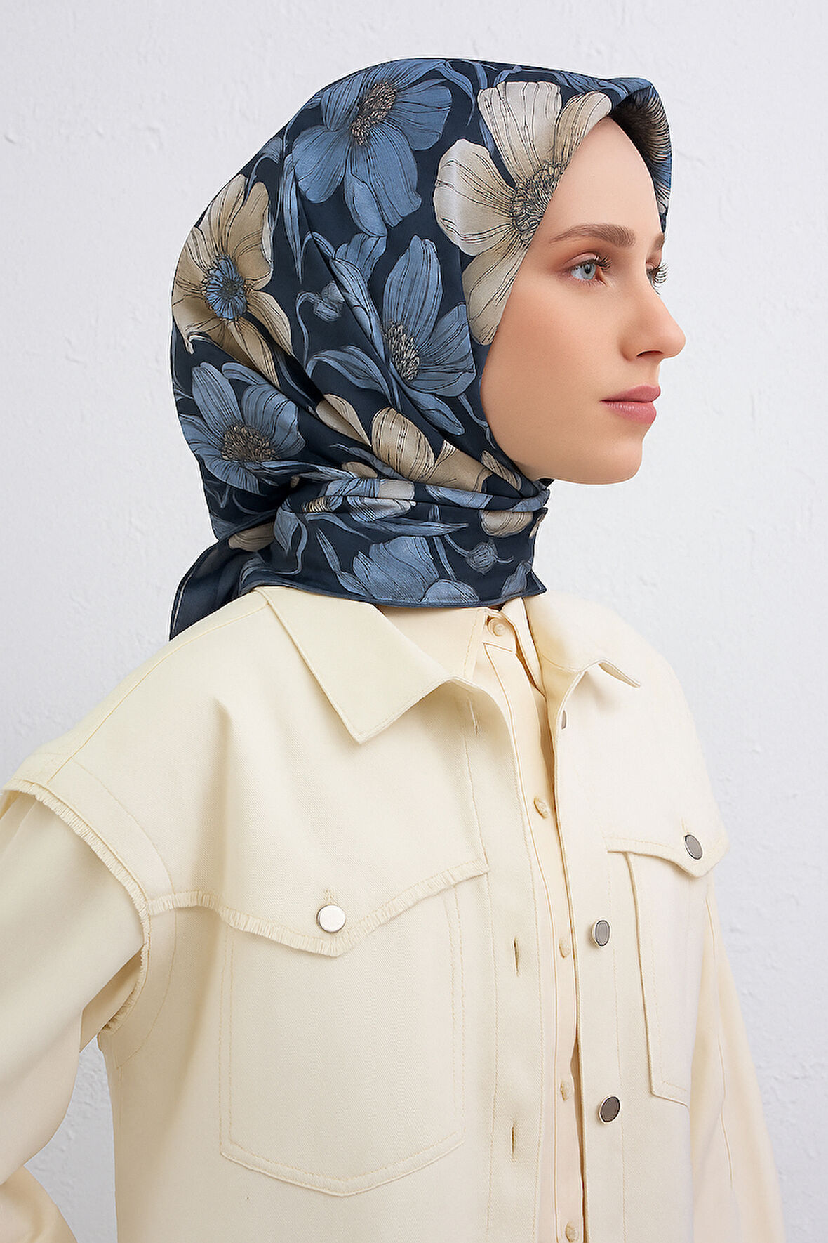 Armine Tivil Saf İpek Eşarp 9403 - 83 Lacivert Karışık Desen