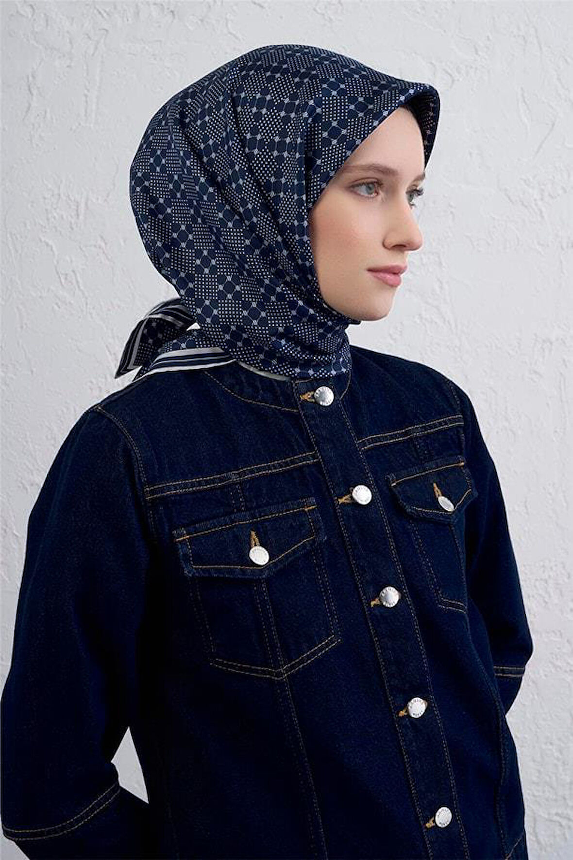 Armine Tivil Saf İpek Eşarp 9440 - 53 Lacivert Karışık Desen