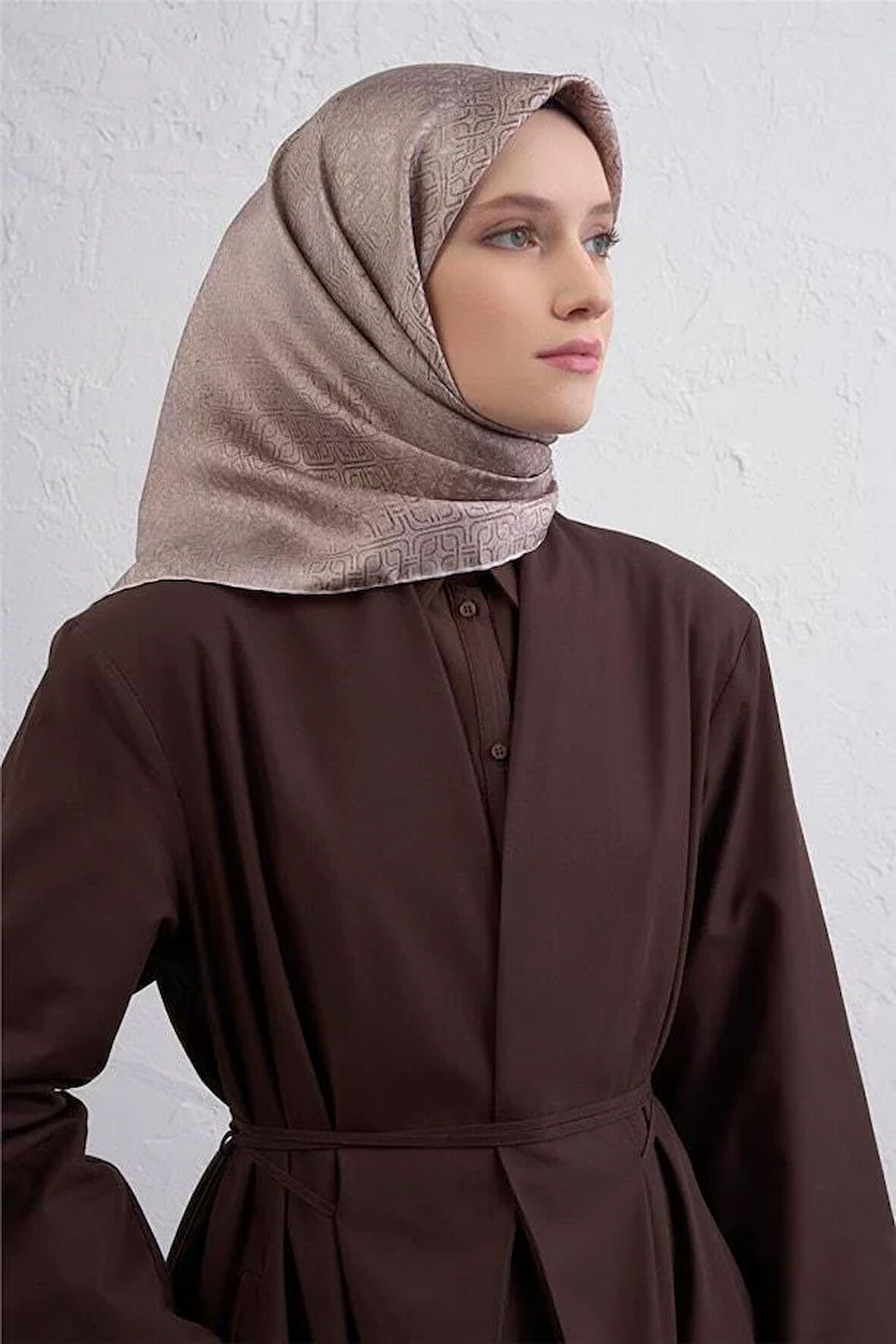 Armine Sura Saf İpek Eşarp 9437 - 06 Krem Karışık Desen