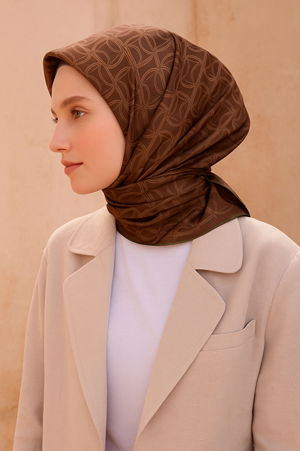 Belli Tivil Saf İpek Eşarp 4221 - 84 Kahverengi Soyut Desen