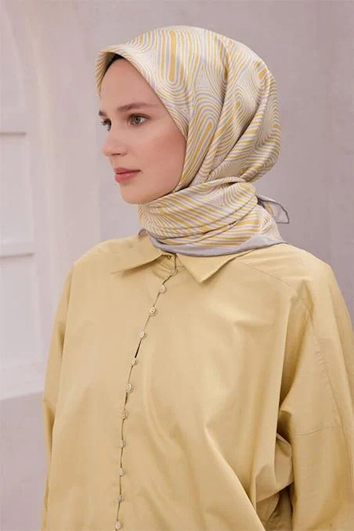 Belli Tivil Saf İpek Eşarp 4209 - 81 Sarı Gri Soyut Desen