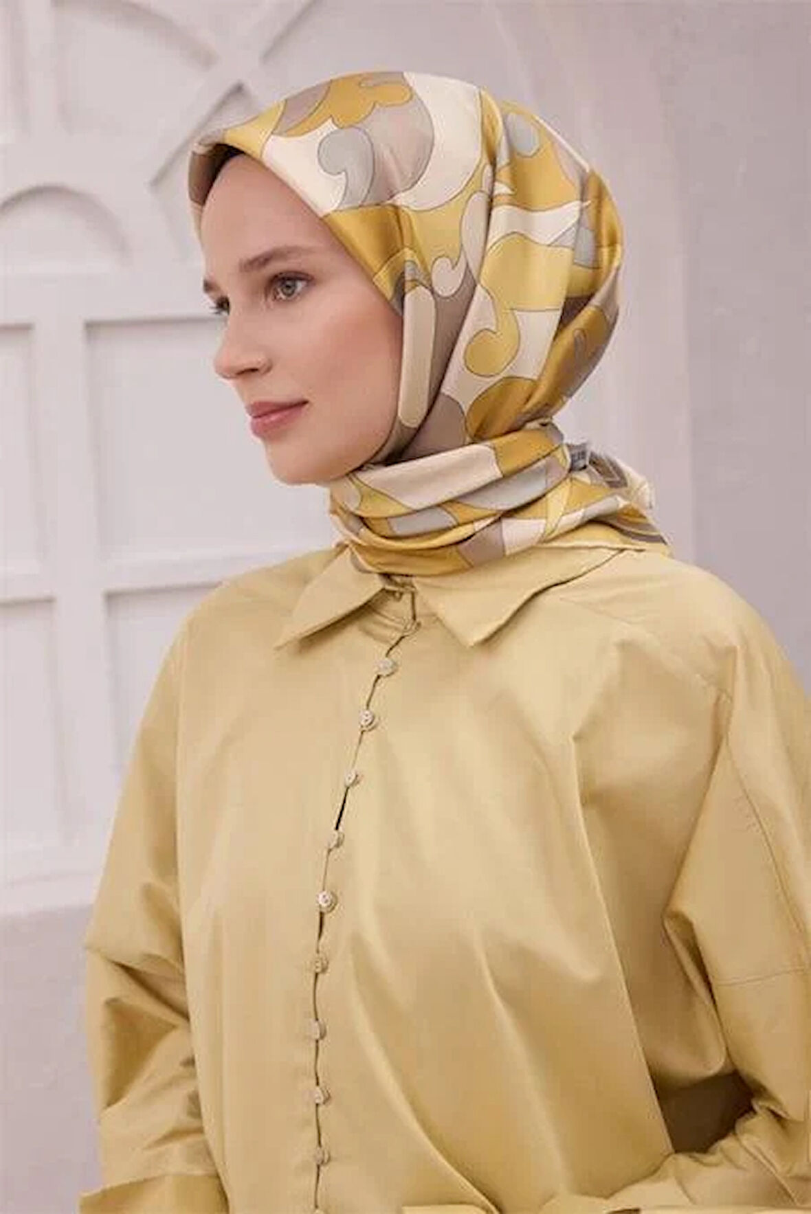 Belli Tivil Saf İpek Eşarp 4213 - 35 Gri Sarı Soyut Desen