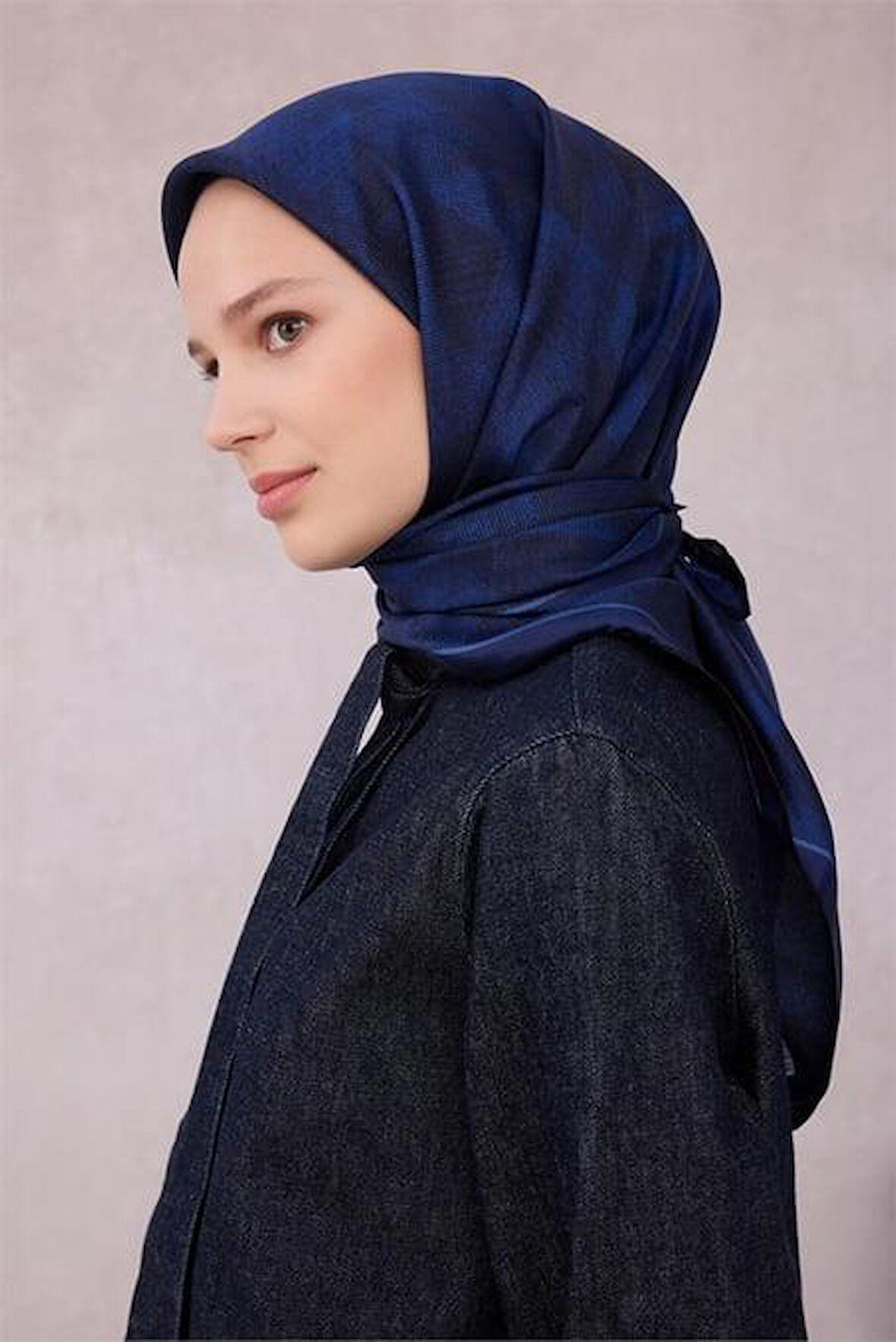 Belli Tivil Saf İpek Eşarp 4201 - 39 Lacivert Armürlü Desen