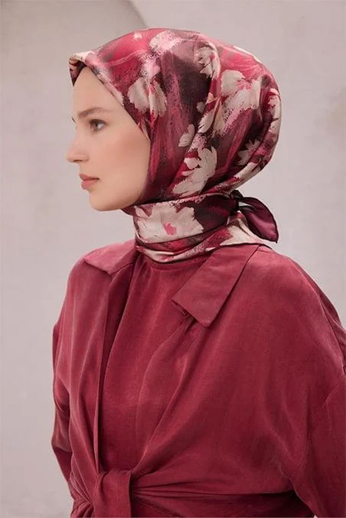 Belli Tivil Saf İpek Eşarp 4217 - 86 Koyu Pembe Çiçek Desen