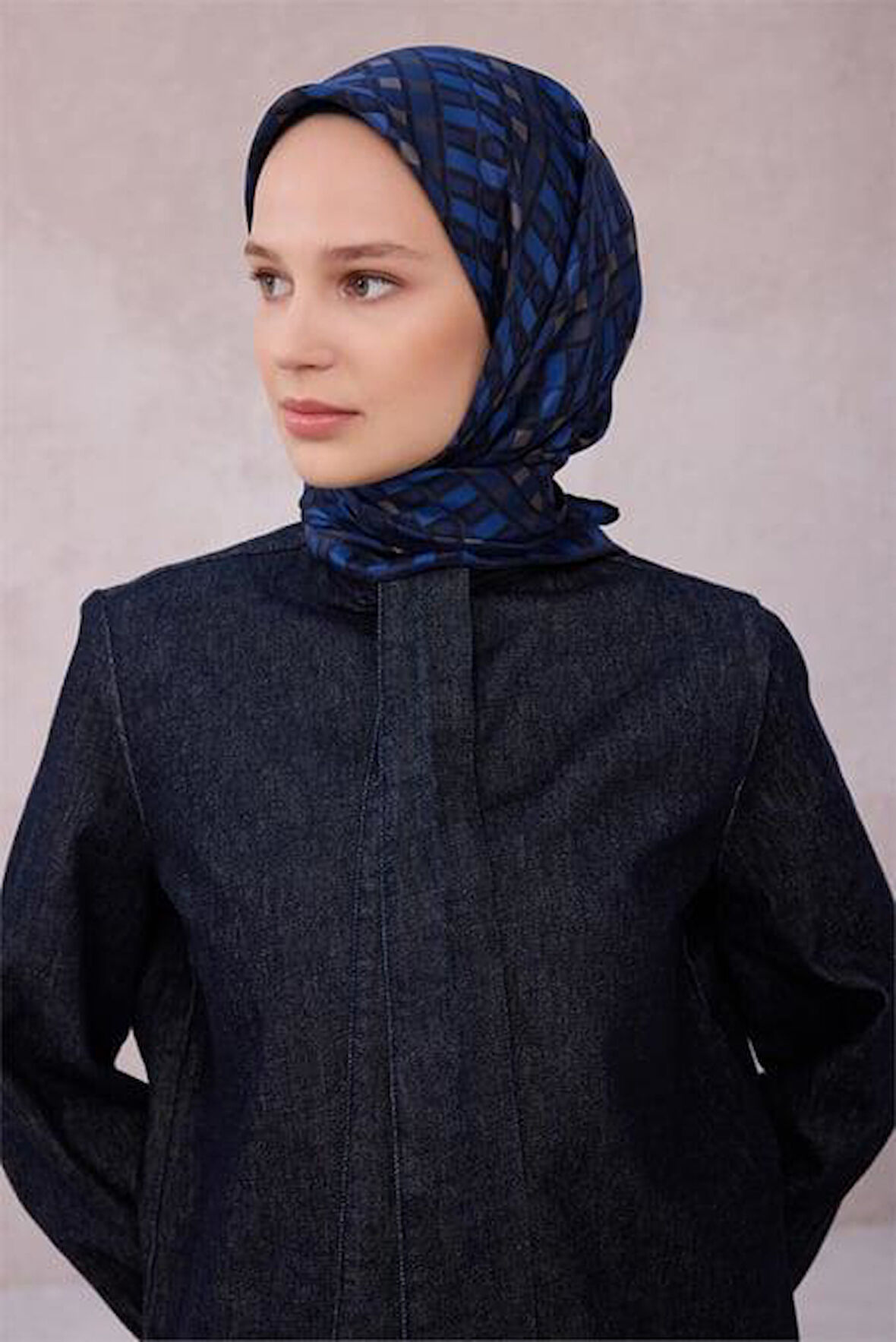 Belli Tivil Saf İpek Eşarp 4223 - 56 Lacivert Logo Desen