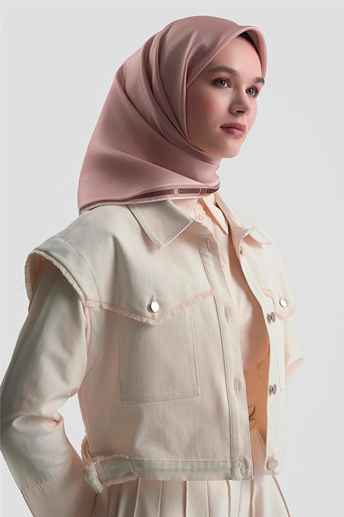 Sura İpek Eşarp -2025/2026 -9401