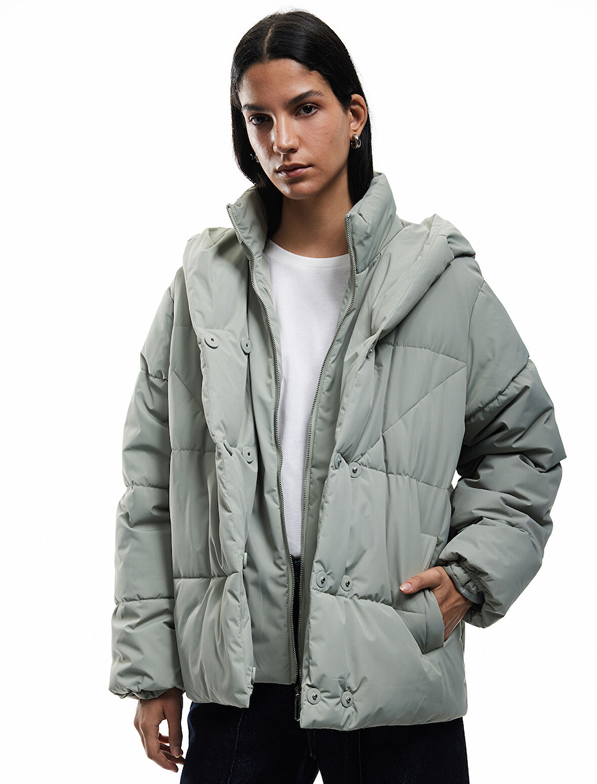 Kapüşonlu Fermuarlı Düğme Detaylı Cepli Rahat Kalıp Kapitone Şişme Mont