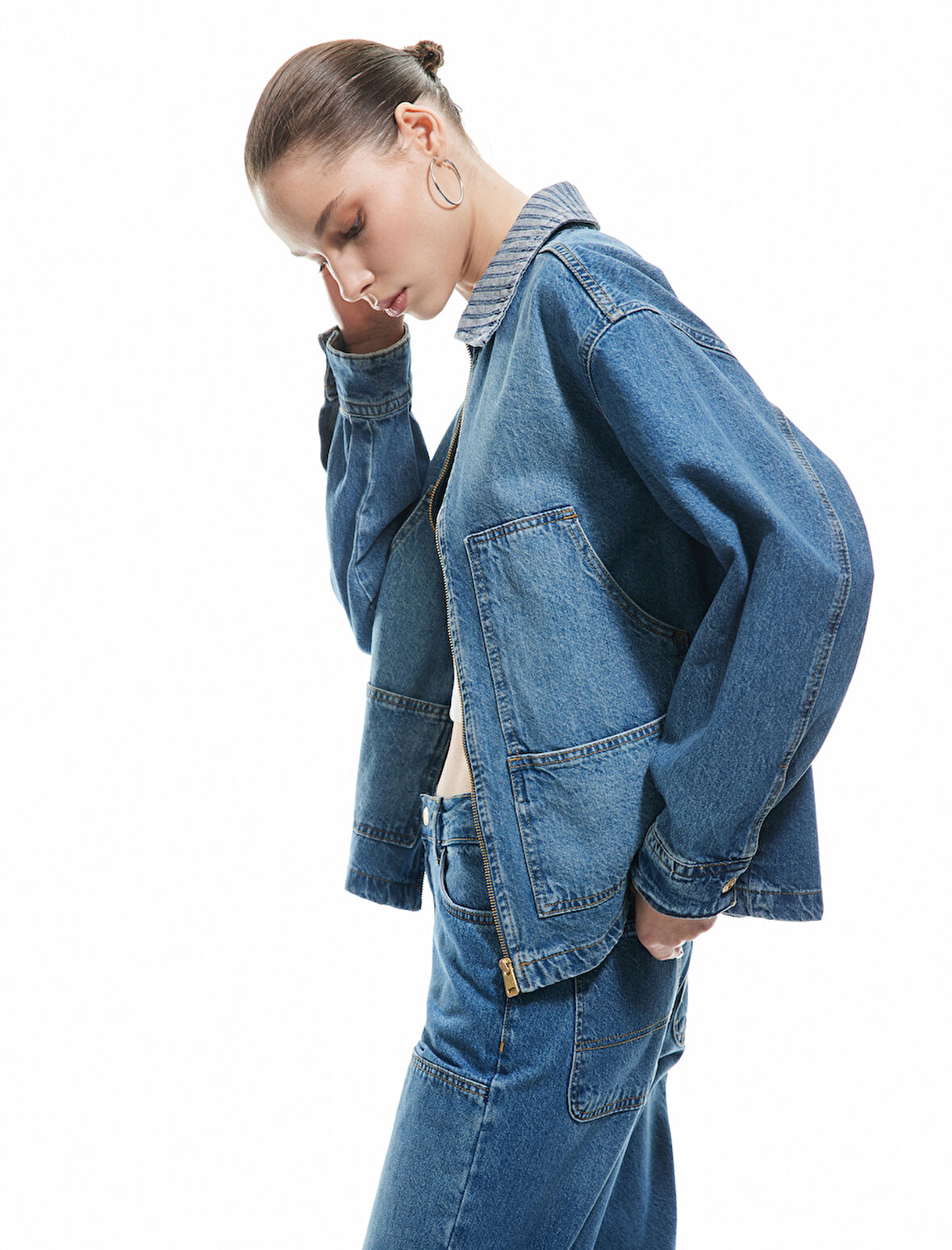 Klasik Yaka Pamuklu Fermuarlı Cep Detaylı Oversize Denim Ceket