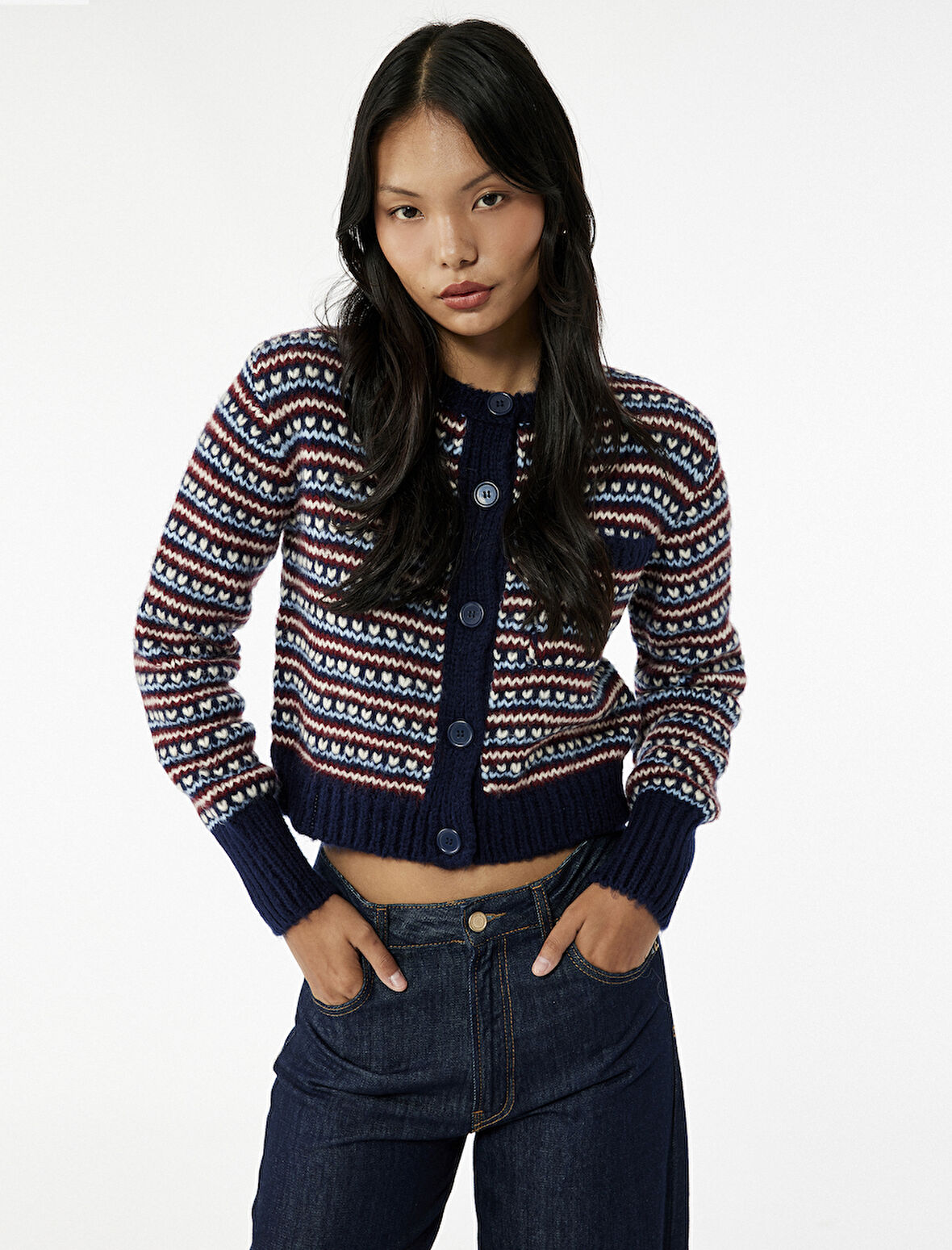 Düğmeli Cep Detaylı Uzun Kollu Bisiklet Yaka Kalpli Triko Hırka