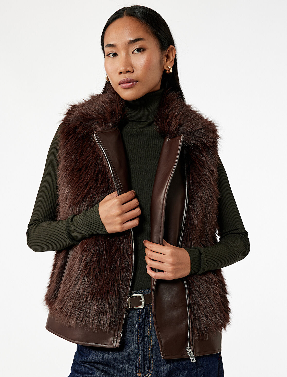 Kolsuz Fermuarlı Cepli Crop Suni Kürk Yelek