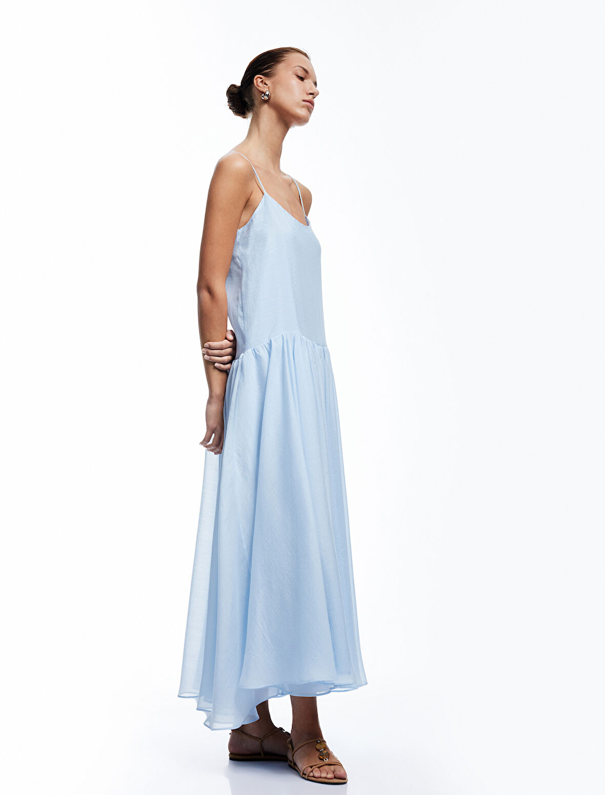 Kolsuz Pamuk Astarlı Uzun İnce Askılı Kloş Elbise