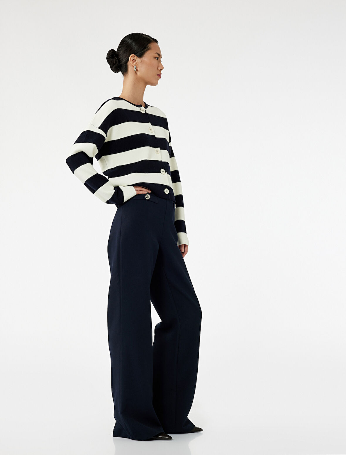 Yüksek Bel Düğmeli Cep Detaylı Geniş Paça Pantolon