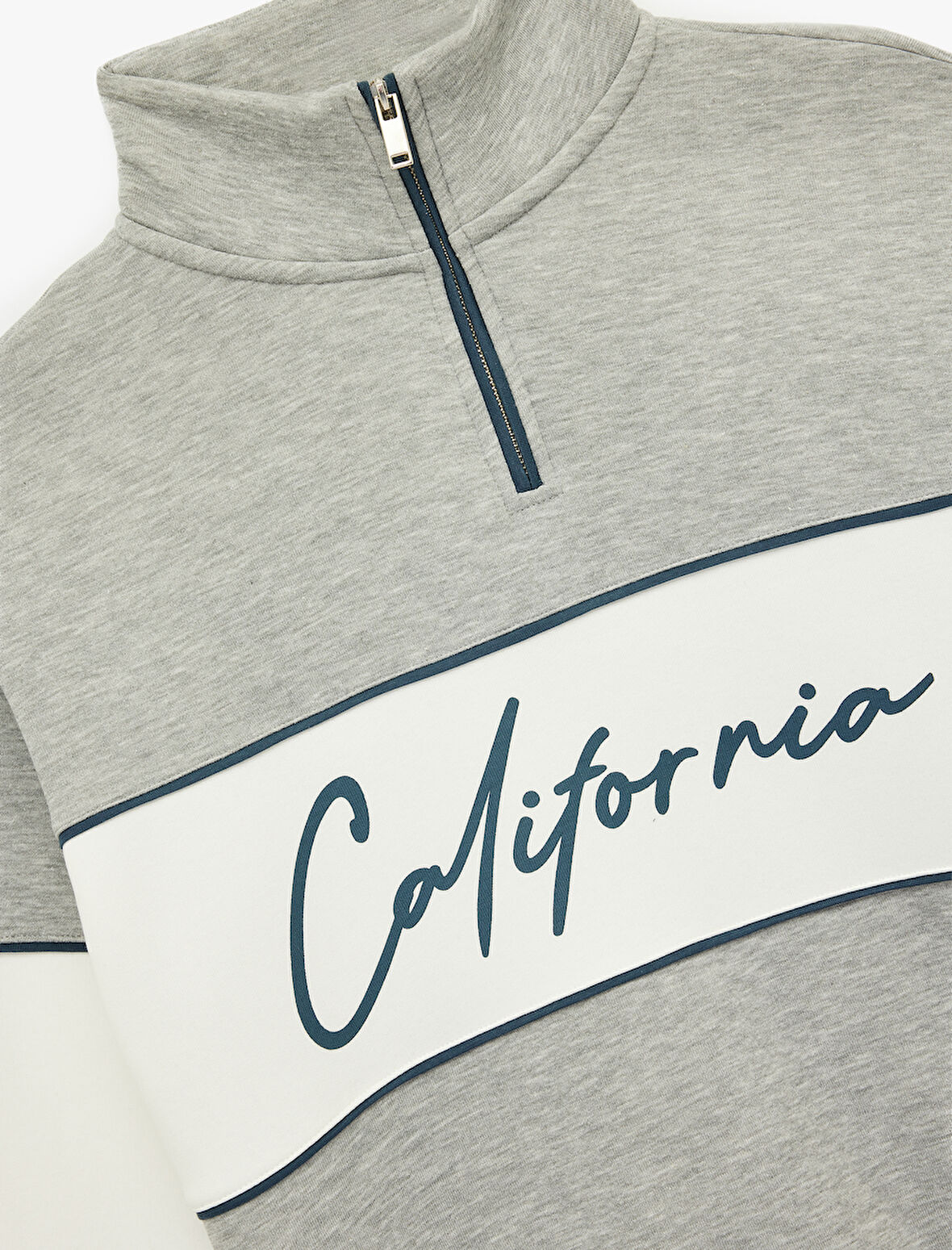 Oversize Şardonlu Renk Bloklu Kolej Baskılı Yarım Fermuarlı Sweatshirt