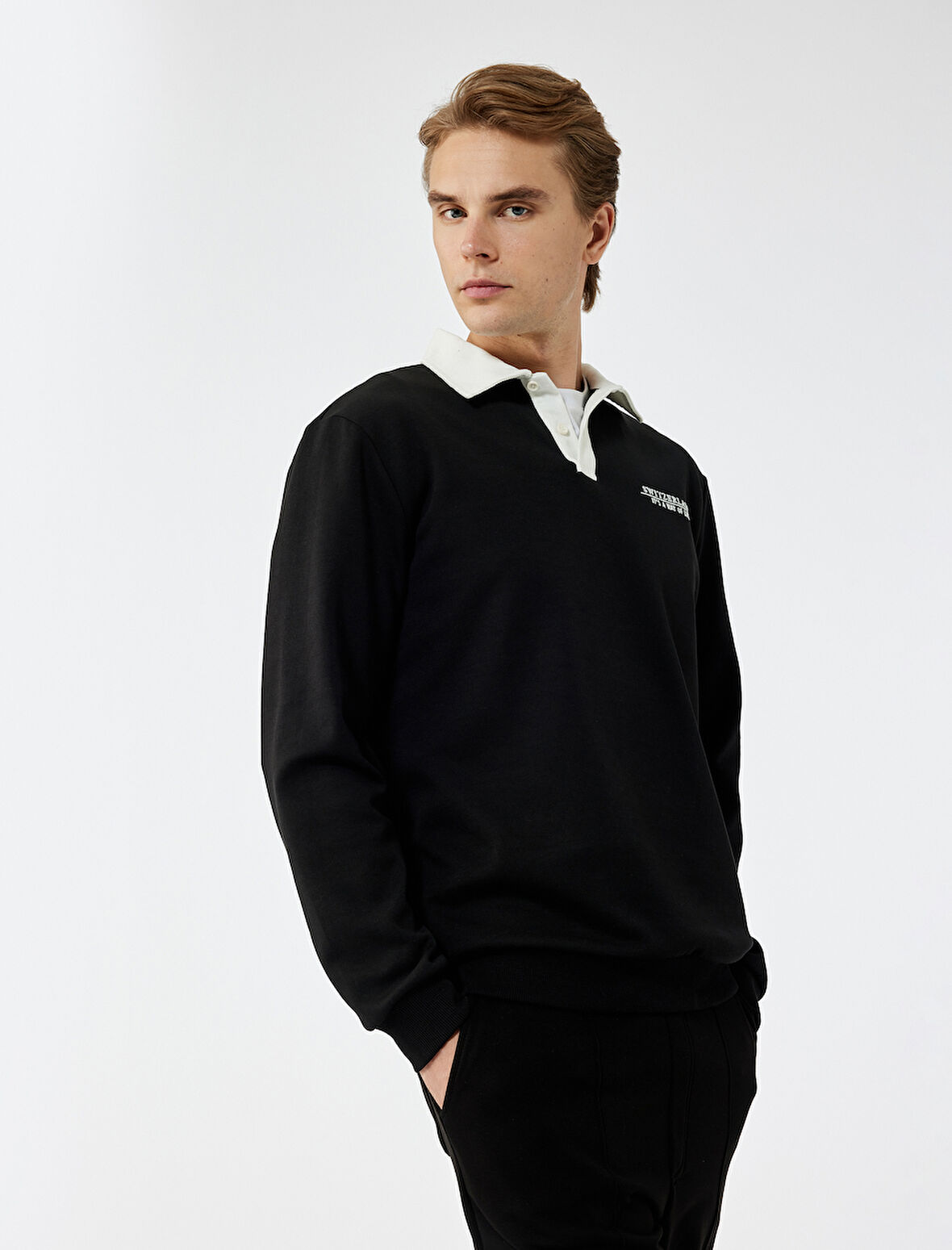 Uzun Kollu Pamuklu Düğmeli Nakışlı Renk Kontrastlı Polo Yaka Sweatshirt