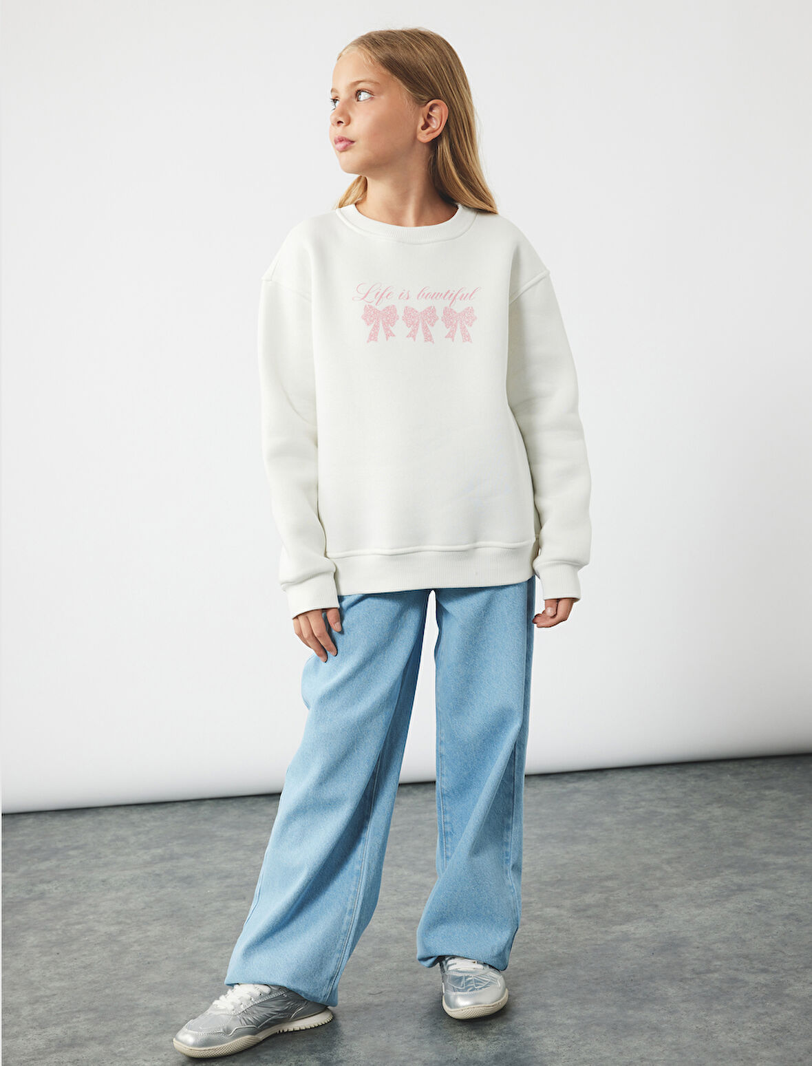 Pamuklu Cep Detaylı Rahat Kesim Geniş Paça Denim Pantolon