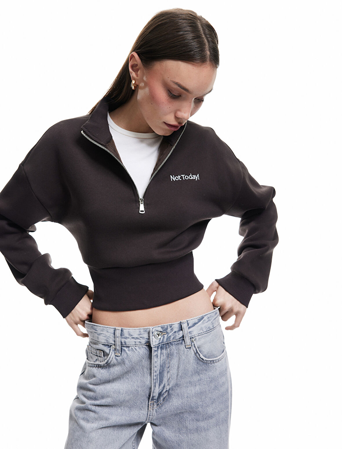 Pamuklu Yarım Fermuarlı Şardonlu Baskılı Crop Sweatshirt