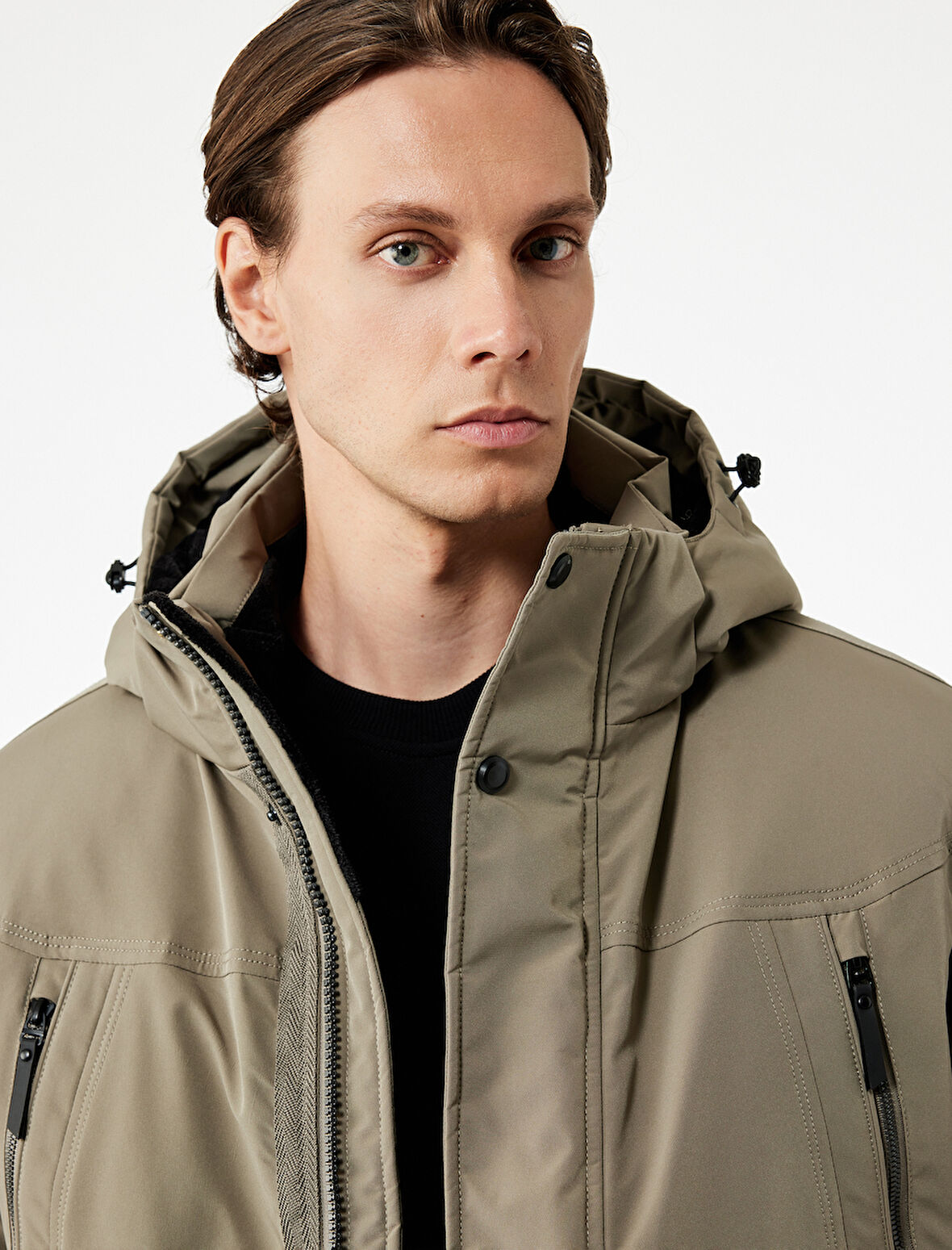 Uzun Kollu Kapaklı Cep Detaylı Fermuarlı Kapüşonlu Parka