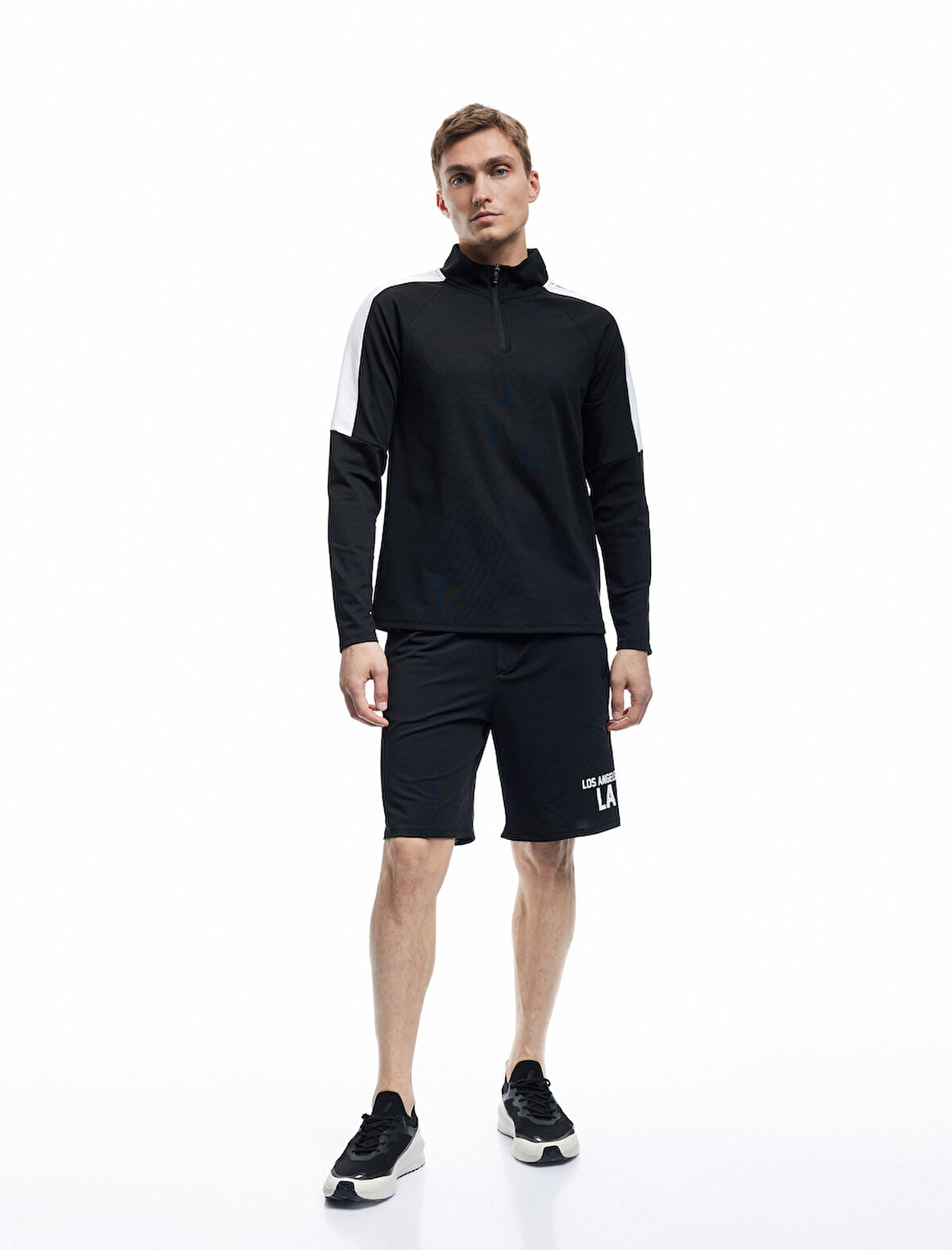 Baskılı Cep Detaylı Beli Bağcıklı Spor Şort