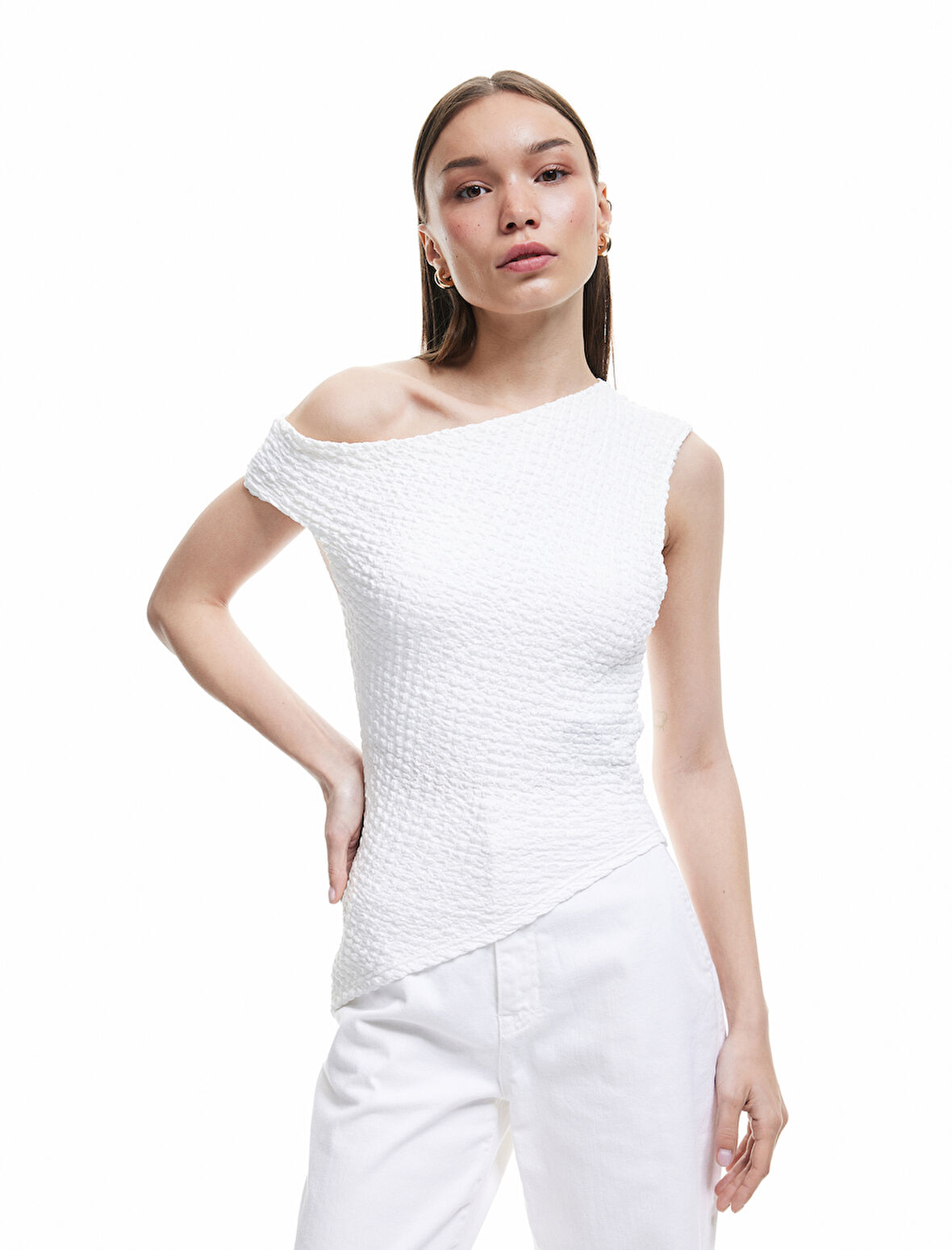 Bürümcük Kolsuz Slim Fit Asimetrik Bluz