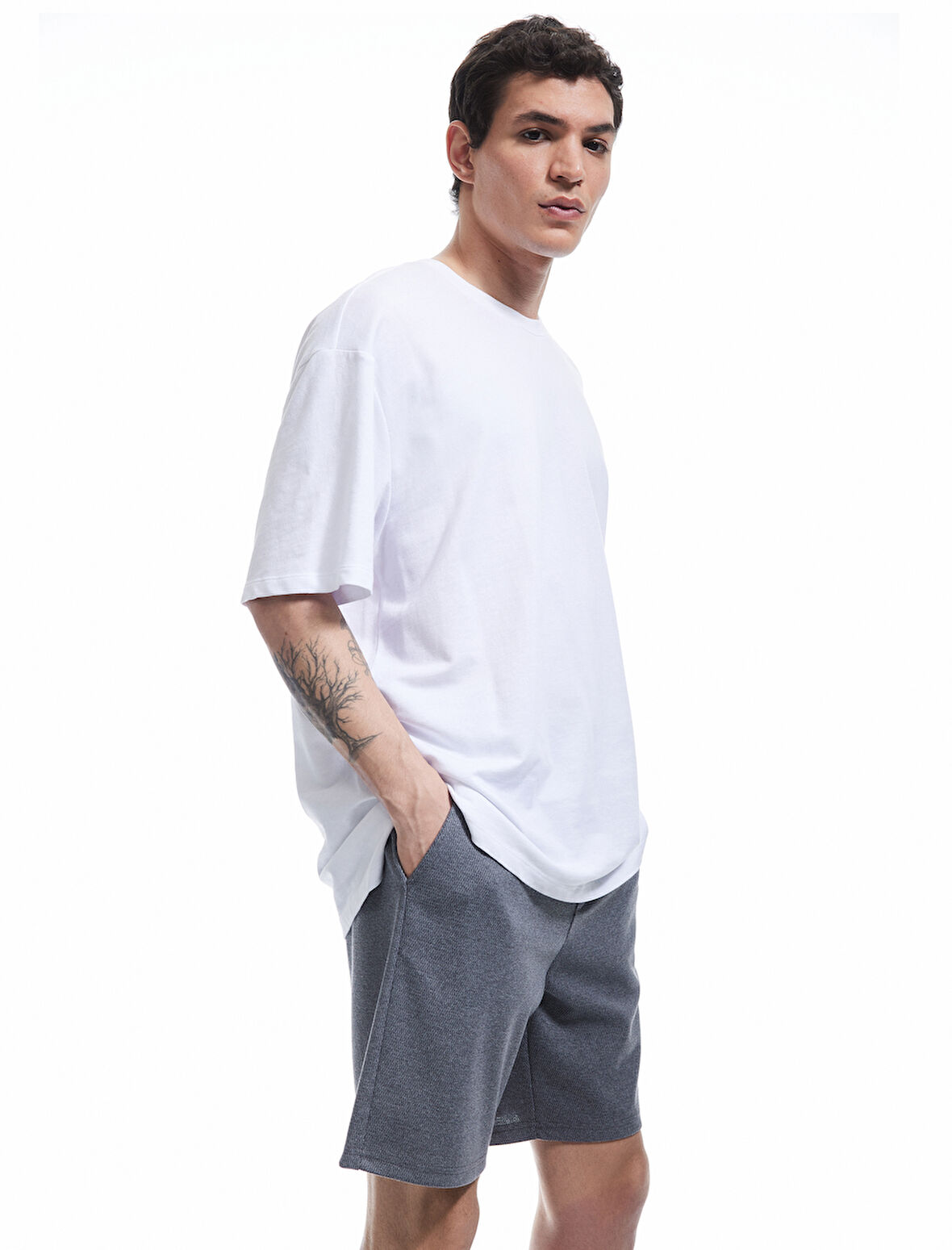 Cep Detaylı Beli Bağcıklı Basic Spor Şort