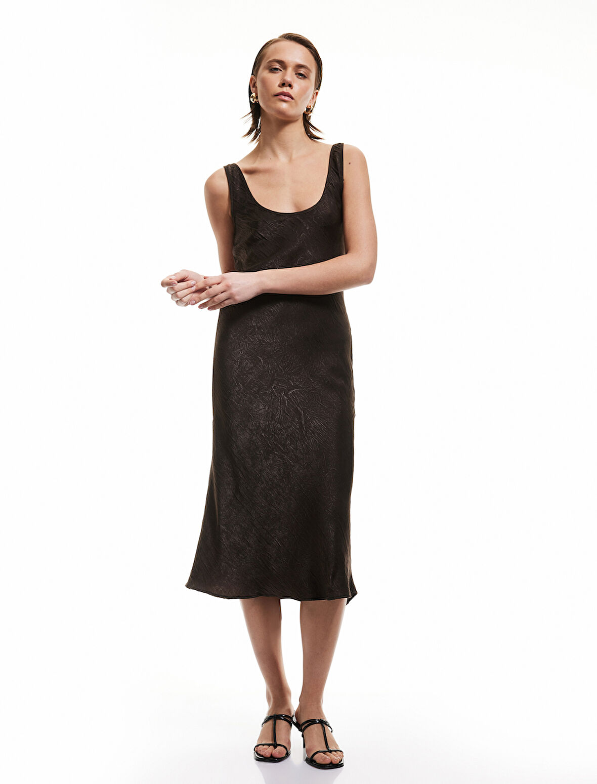 Slim Fit Midi Boy U Yaka Kalın Askılı Dokulu Saten Elbise