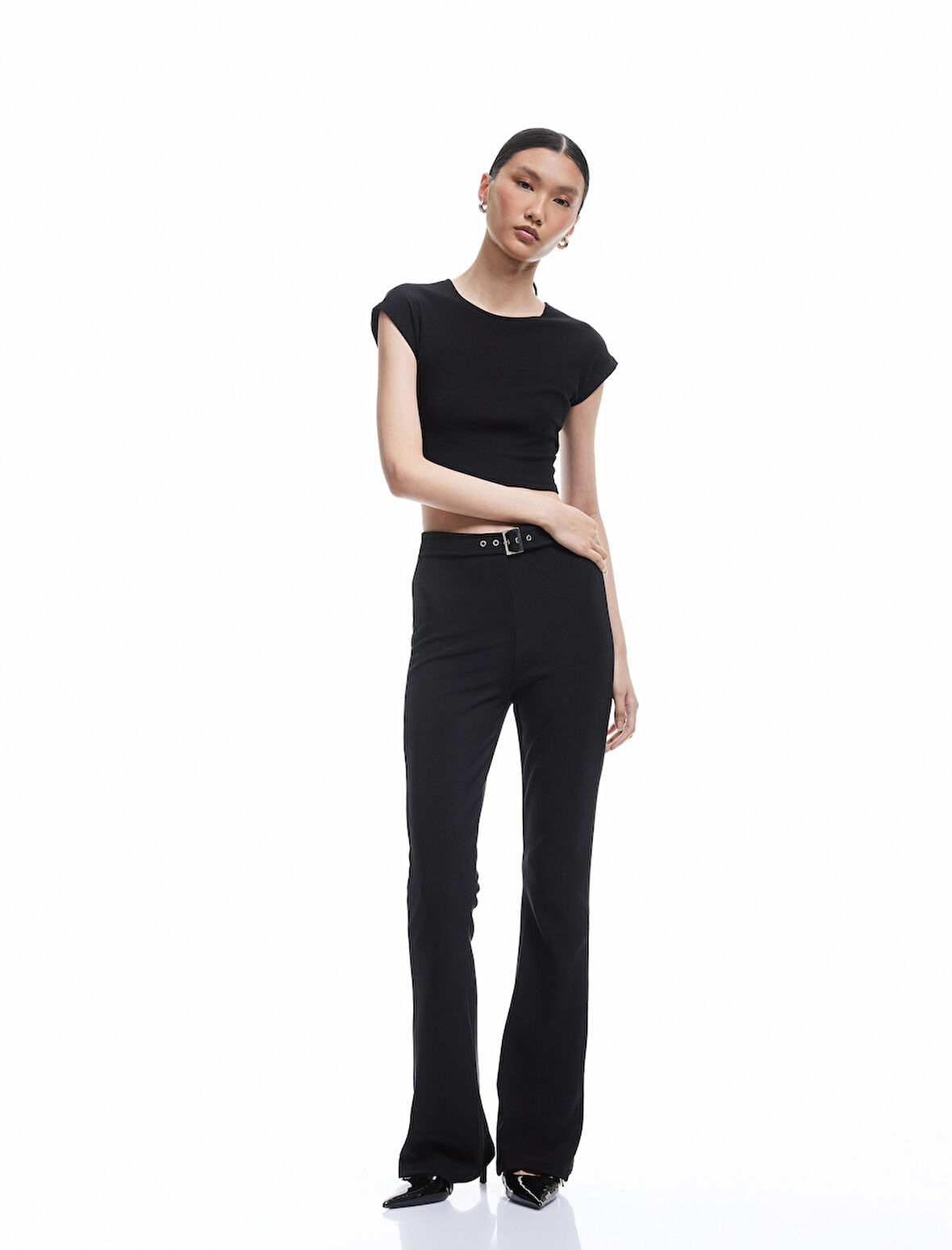 Kemerli Slim Fit Hafif İspanyol Paça Kumaş Pantolon