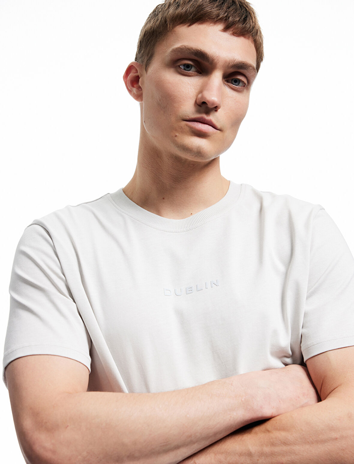 Kısa Kollu Bisiklet Yaka Regular Fit Pamuklu Minimal Baskılı Tişört