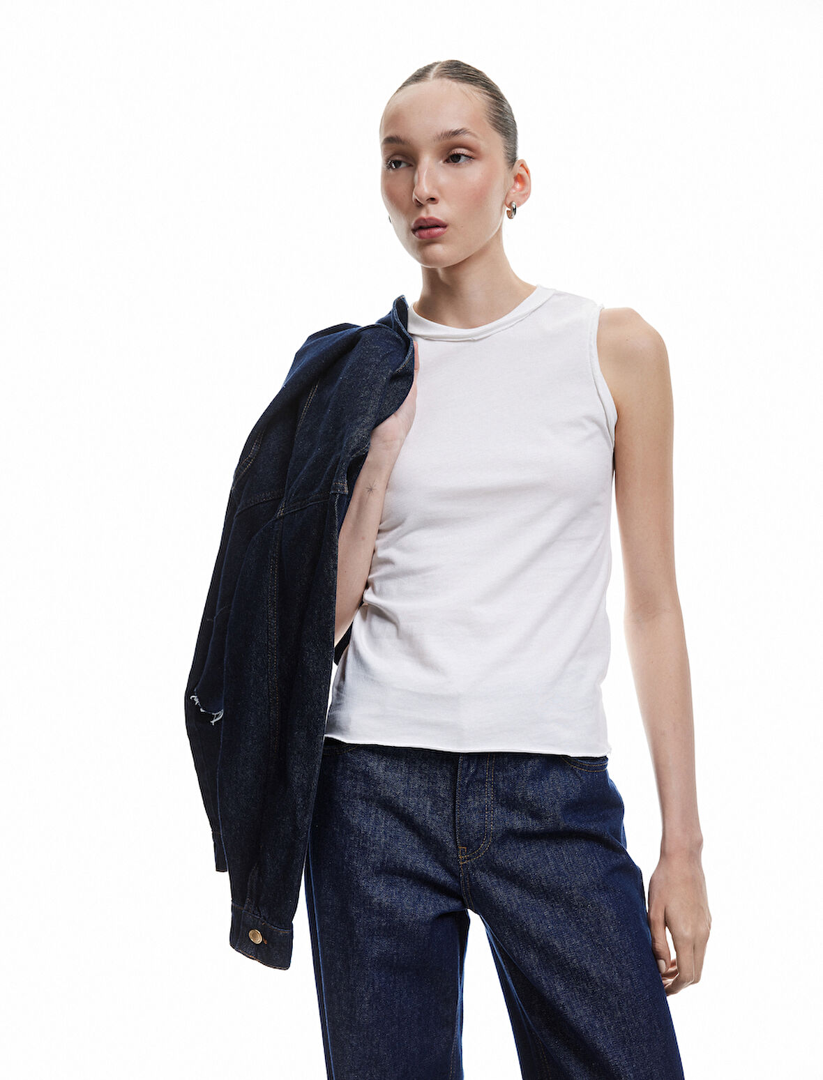 Kolsuz Bisiklet Yaka Dar Kesim Pamuklu Basic Atlet