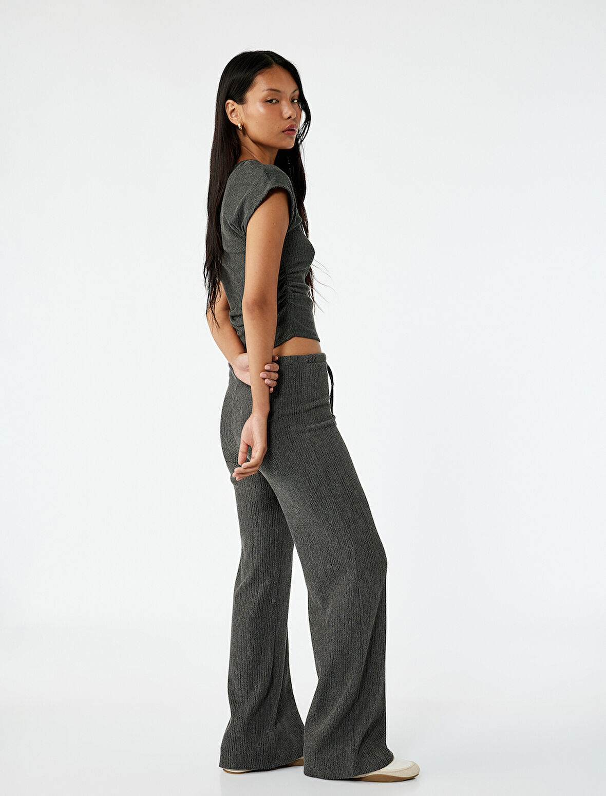 Yüksek Bel Rahat Kalıp Bürümcük Viskon Karışımlı Beli Bağcıklı Geniş Paça Pantolon