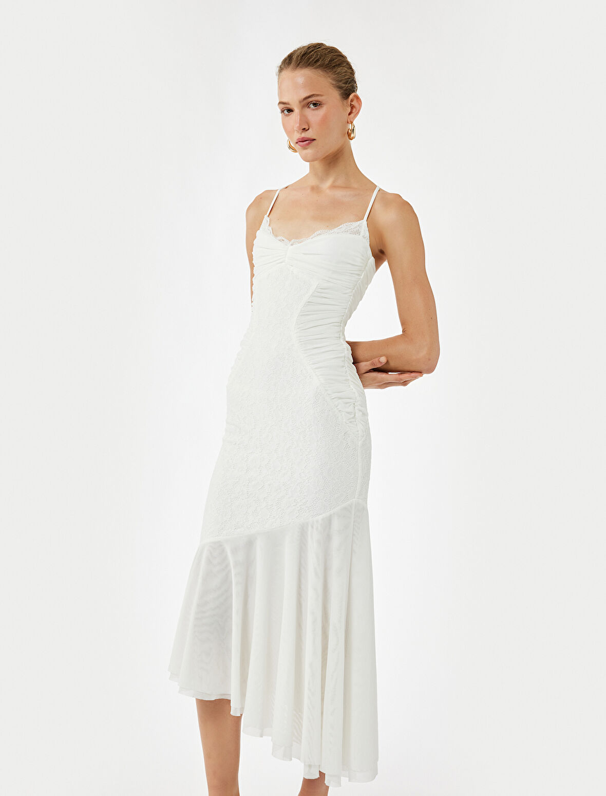 Kalp Yaka Askılı Tüllü Dantelli Asimetrik Abiye Elbise