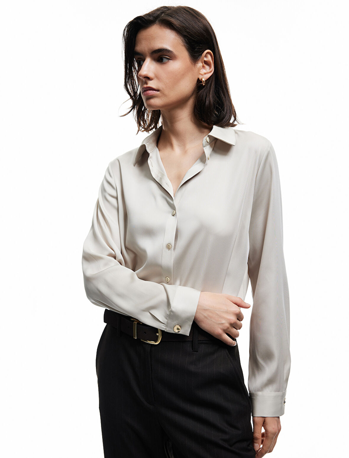 Klasik Yaka Düğmeli Uzun Kollu Saten Gömlek