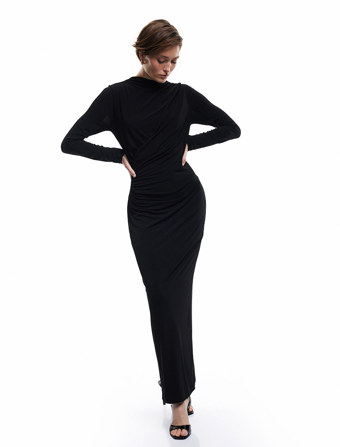 Sandy Kumaş Hafif Dik Yaka Drapeli Uzun Kollu Midi Kalem Elbise