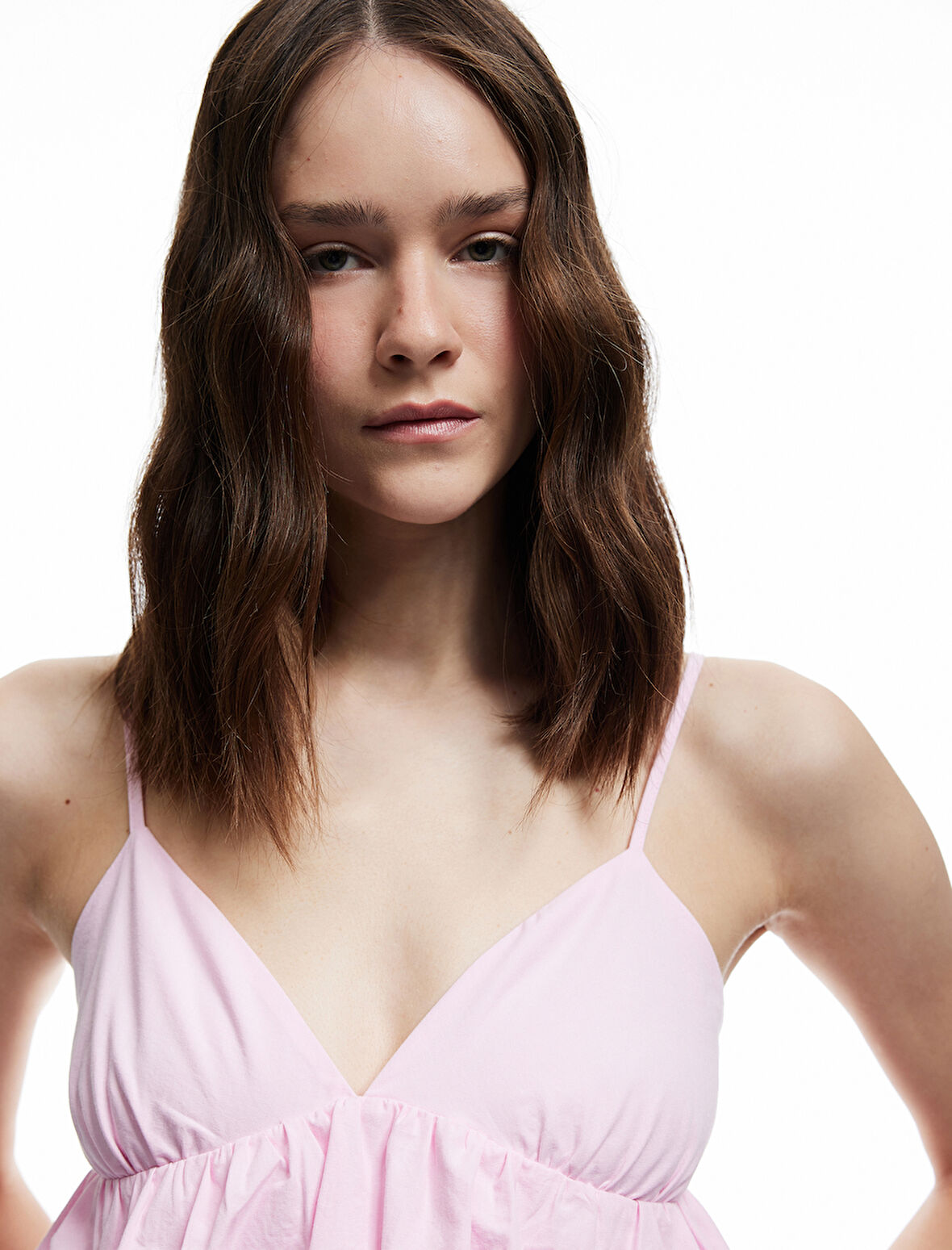 Volanlı V Yaka Pamuklu Slim Fit Askılı Poplin Crop Bluz